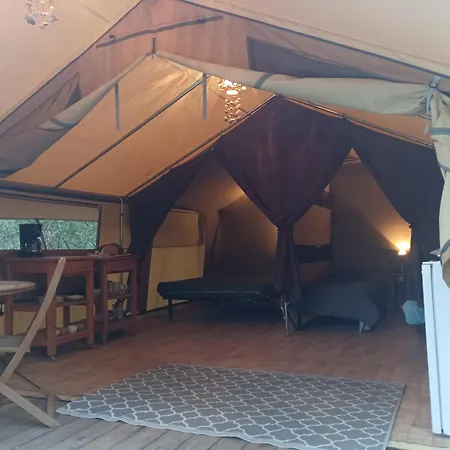 Tente Safari Au Pont Du Gard Campismo de Luxo *